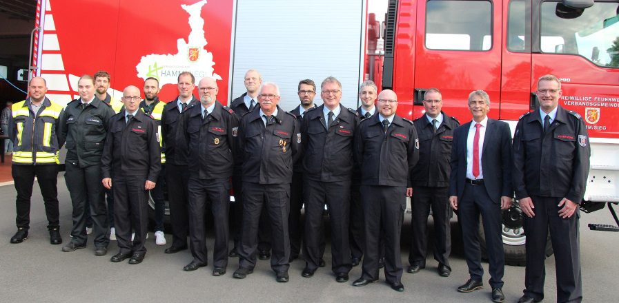 Gruppenfoto der Beförderten ...